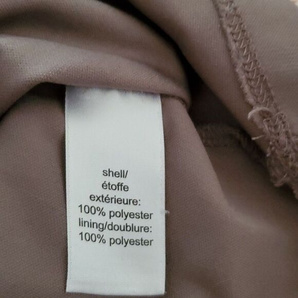 Maurices Women'sĀ Floral Ruffled Front Sleeveless Blouse Size Medium - Picture 10 of 10